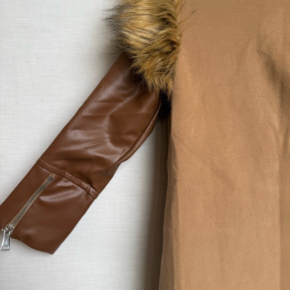 NESS Junior Camel Coat with Faux-Fur Shoulders & Faux-Leather Sleeve – Size 3-4Y - Picture 8 of 8